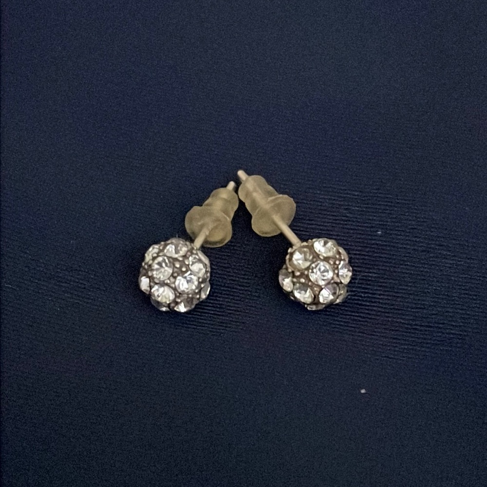 😍FREE With Bundle - Sterling Silver Earrings